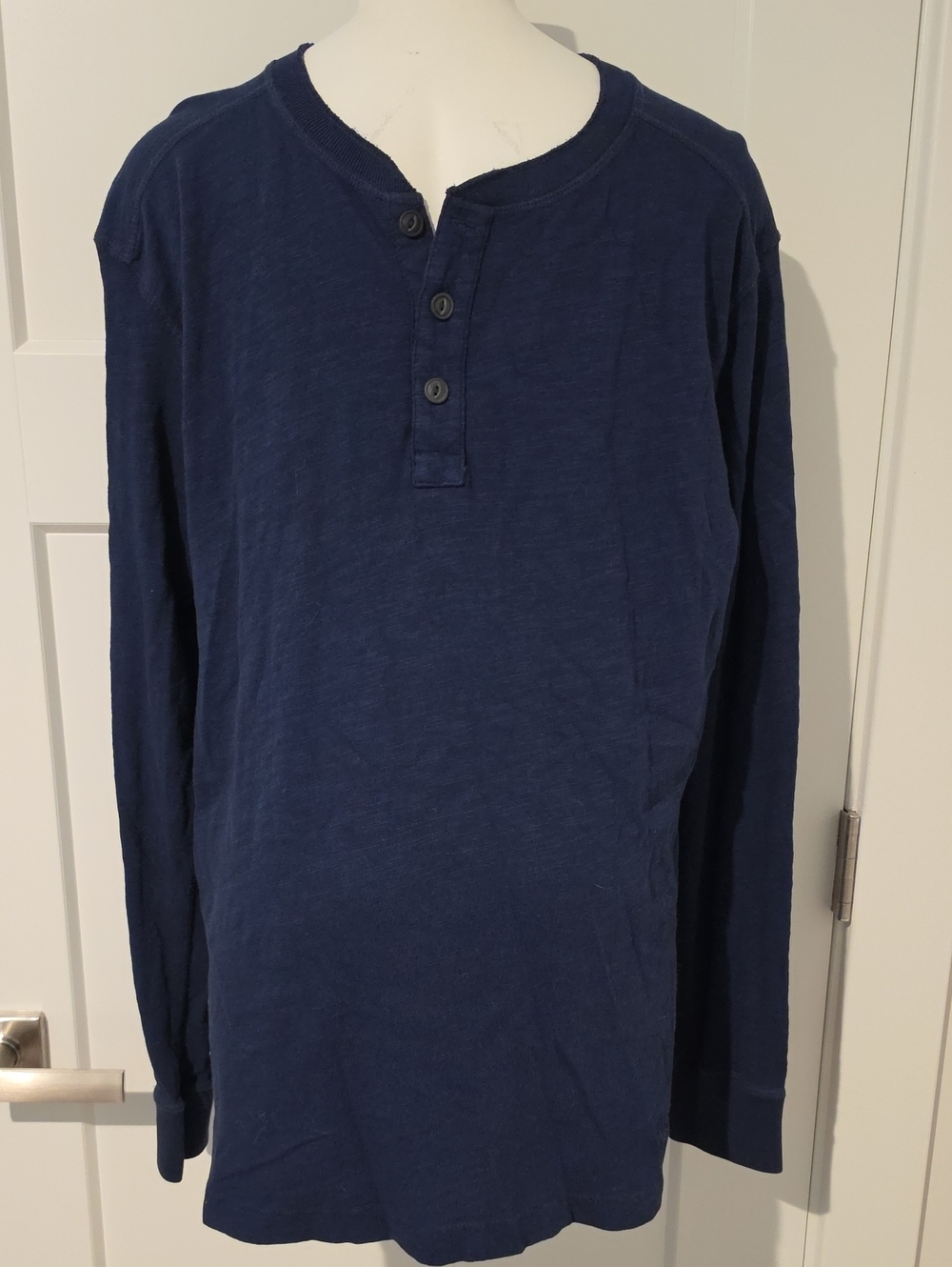 NWT American Eagle Mens Long Sleeve Navy Henley Shirt
